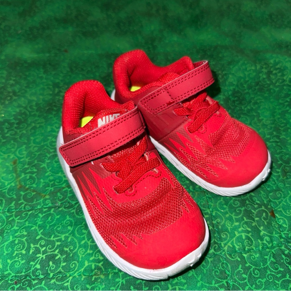 Nike Star Runner 2 TD Red Low Top Hook & Loop Girls Toddler Shoes 5C